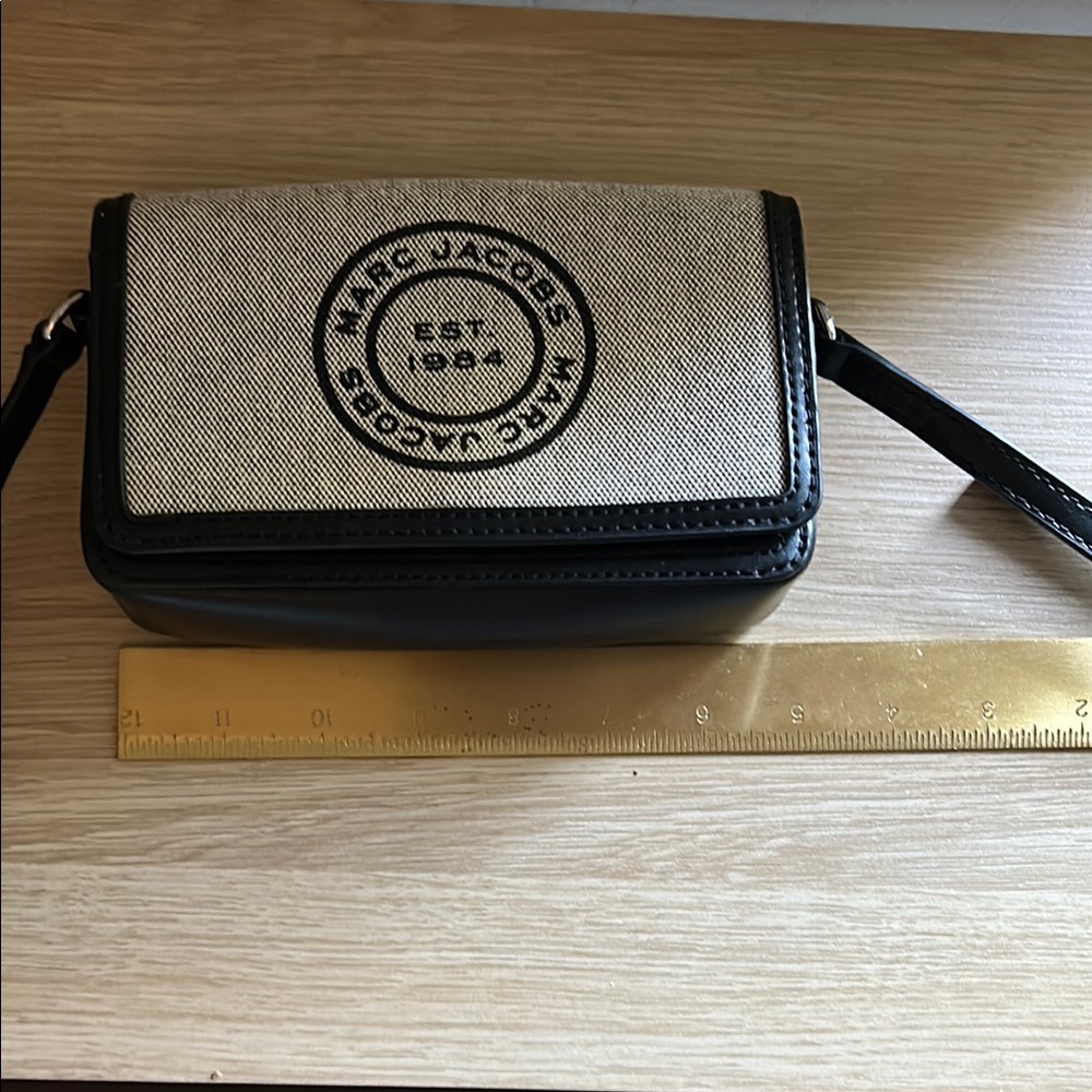 Marc Jacobs Black and Cream Crossbody Bag - Picture 7 of 7